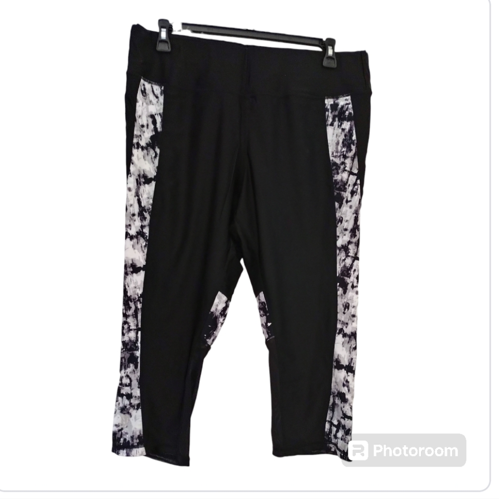 Lane Bryant LIVI Active Black &: White Mesh Swim Capri Leggings 22/24